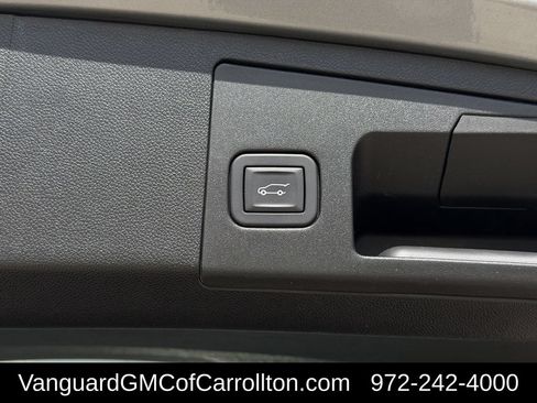 Used 2025 Cadillac XT4 Premium Luxury FWD image 31