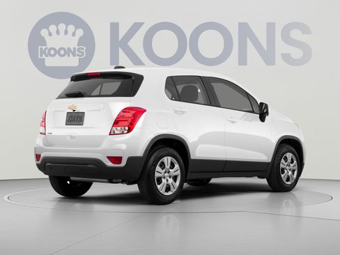 Used 2019 Chevrolet Trax LS w/ Tint and Cruise Package AWD/4WD image 4