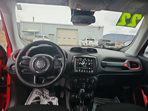 Used 2022 Jeep Renegade Latitude w/ Convenience Group image 14