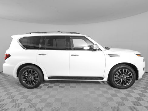 Used 2024 Nissan Armada Platinum w/ Captain's Chairs Package RWD image 3
