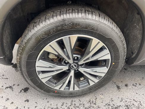 Certified 2023 Nissan Rogue SV image 27