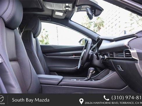 New 2026 MAZDA MAZDA3 Hatchback w/Premium Plus Pkg image 11