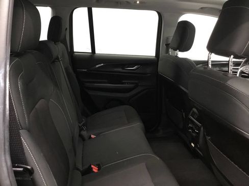 Used 2023 Jeep Grand Cherokee Laredo w/ Luxury Tech Group I AWD/4WD image 42