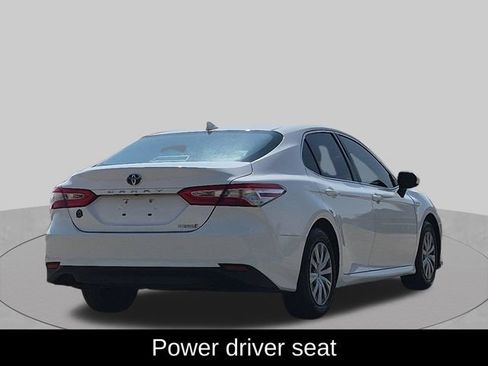Used 2019 Toyota Camry LE FWD image 6