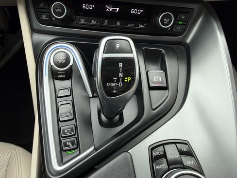 Used 2016 BMW i8 image 21