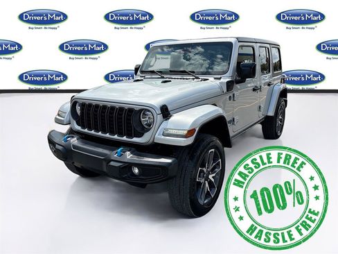 Used 2024 Jeep Wrangler Unlimited AWD/4WD image 3