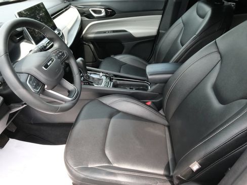 Used 2025 Jeep Compass Limited AWD/4WD image 5