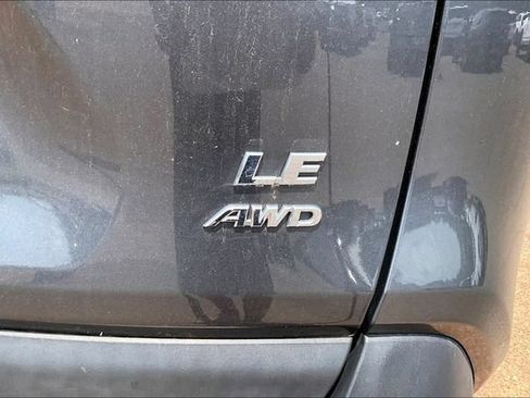 Used 2019 Toyota RAV4 LE w/ Carpet Mat Package AWD/4WD image 21