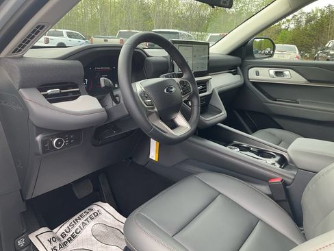 New 2026 Ford Explorer Active w/ Active Comfort Package AWD/4WD image 15