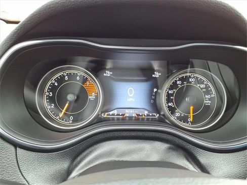 Used 2019 Jeep Cherokee Trailhawk w/ Cold Weather Group image 18