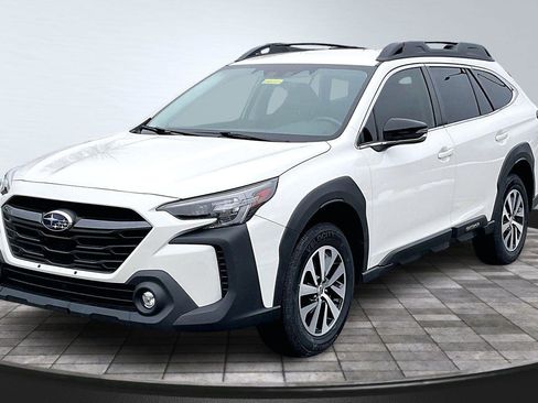 Used 2024 Subaru Outback Premium AWD/4WD image 11