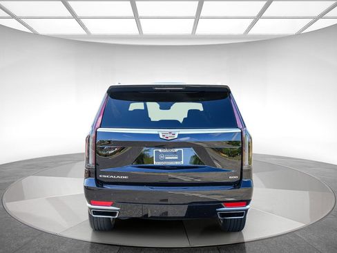 Used 2023 Cadillac Escalade Premium Luxury AWD/4WD image 3