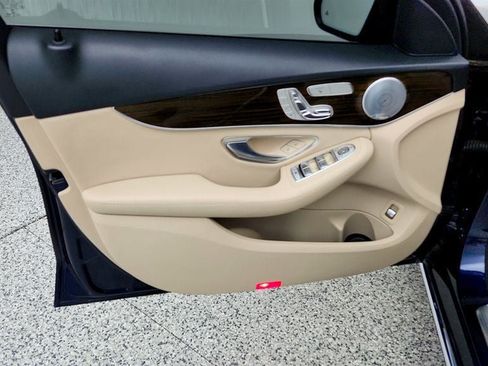 Used 2018 Mercedes-Benz C 300 4MATIC Sedan image 11
