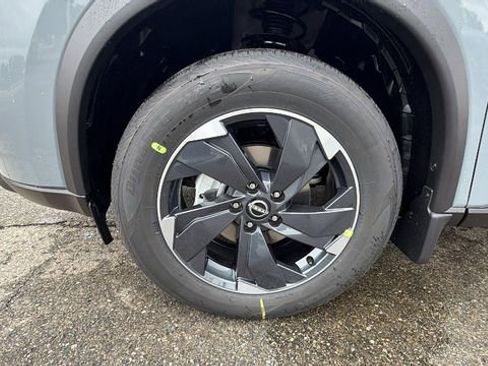 New 2026 Nissan Rogue SV image 10