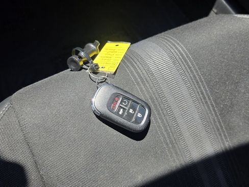 Certified 2025 Honda Civic Sport image 18