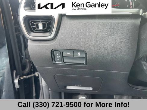 Certified 2023 Kia Sorento S FWD image 30