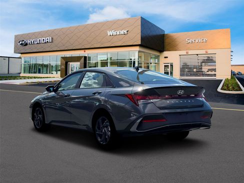 New 2026 Hyundai Elantra Sport FWD image 24