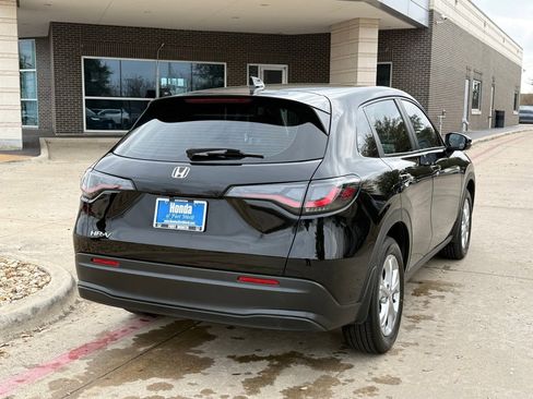 Used 2023 Honda HR-V LX image 6