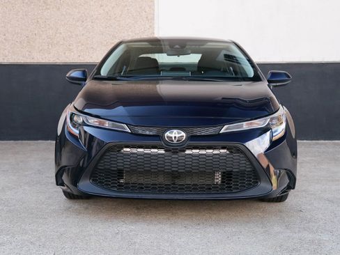 Used 2021 Toyota Corolla LE image 2