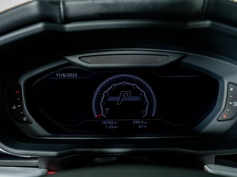 Used 2020 Lamborghini Urus image 43