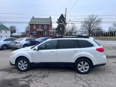 Used 2011 Subaru Outback 2.5i Limited image 5