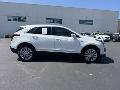 Certified 2023 Cadillac XT5 Premium Luxury FWD image 2
