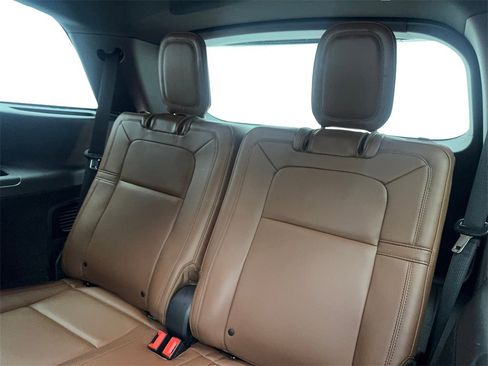 Used 2022 Lincoln Aviator Reserve w/ Equipment Group 201A image 39