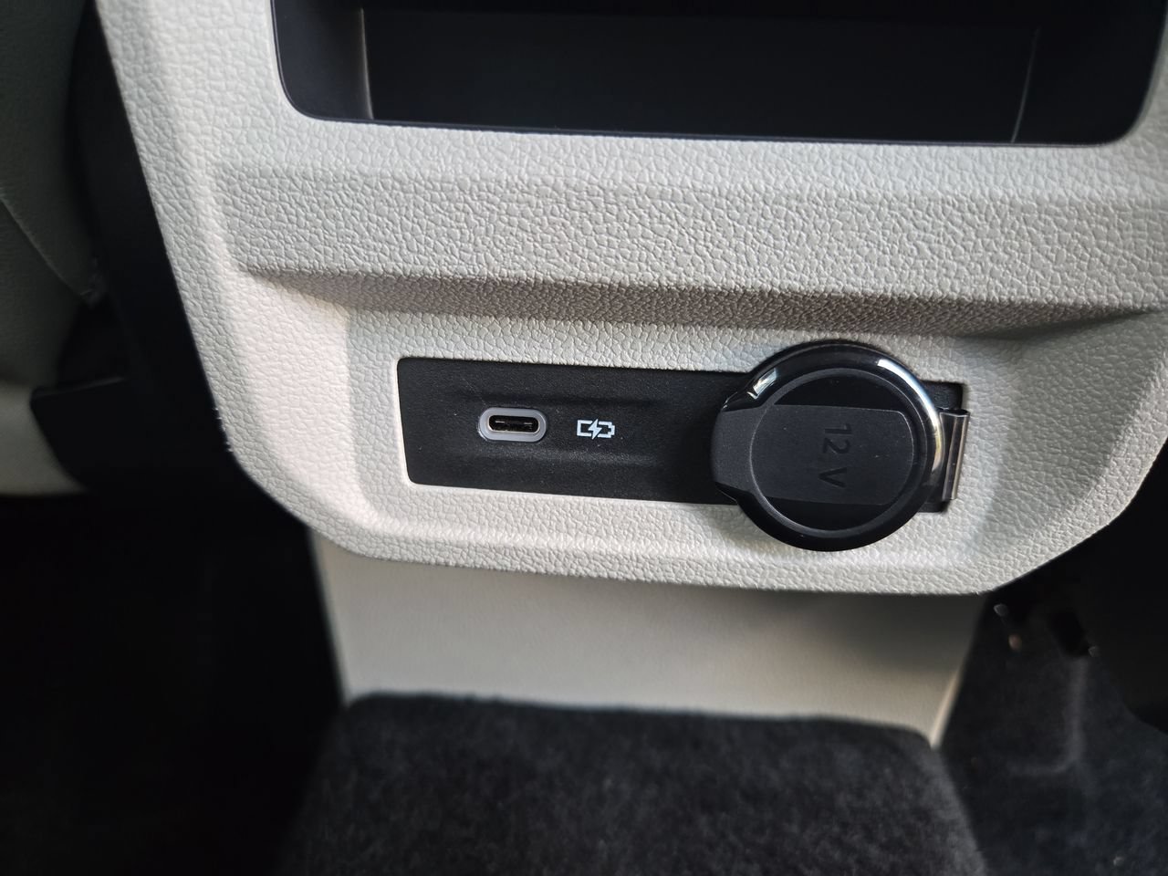Used 2023 Volkswagen Tiguan SE FWD image 20