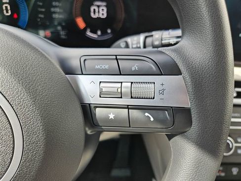 Used 2025 Hyundai Tucson SE FWD image 18