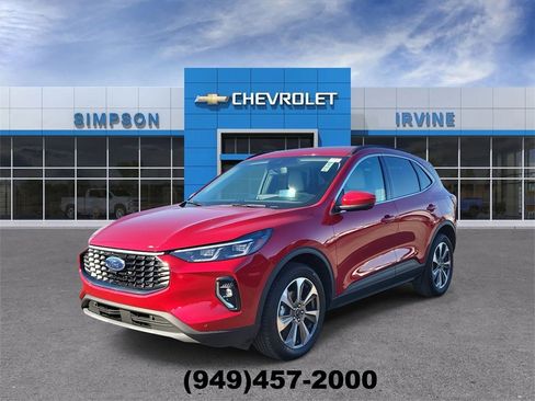 Used 2023 Ford Escape Platinum w/ Premium Technology Package image 4