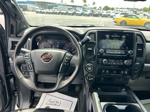Used 2024 Nissan Titan PRO-4X w/ Pro-4x Convenience Package image 18
