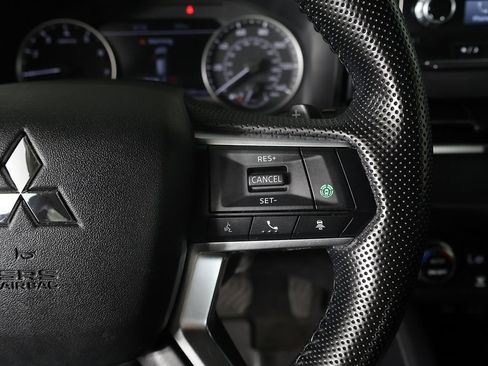Used 2024 Mitsubishi Outlander SE FWD image 39