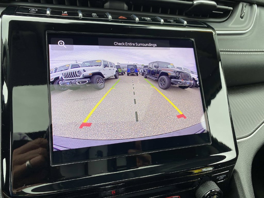 Certified 2023 Jeep Grand Cherokee Laredo X AWD/4WD image 12