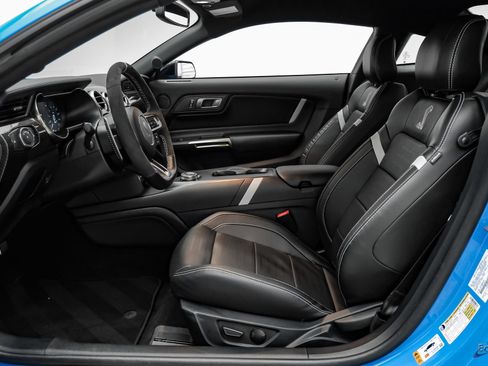 Used 2022 Ford Mustang Shelby GT500 w/ Technology Package RWD image 39