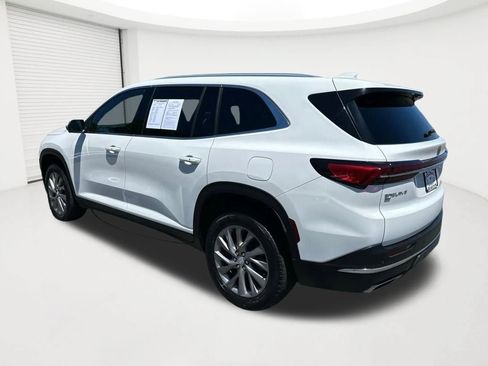 Used 2025 Buick Enclave Preferred AWD/4WD image 7