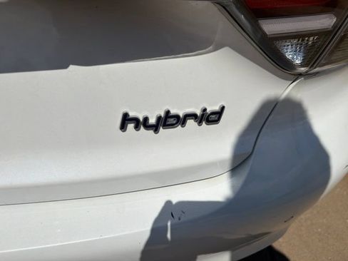 Used 2016 Hyundai Sonata Limited w/ Option Group 02 FWD image 5