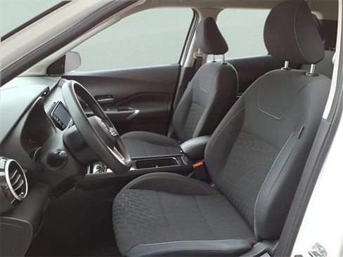 Used 2021 Nissan Kicks SV image 12