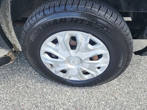 Used 2015 Ford Transit 250 130 Low Roof w/ Exterior Upgrade Package image 4