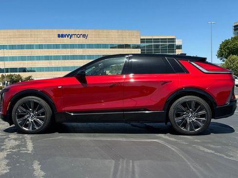 Certified 2026 Cadillac Lyriq Signature Sport w/ LPO, Floor Liner Package image 7