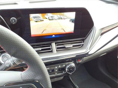 New 2026 Chevrolet Trax RS w/ Sunroof Package image 21