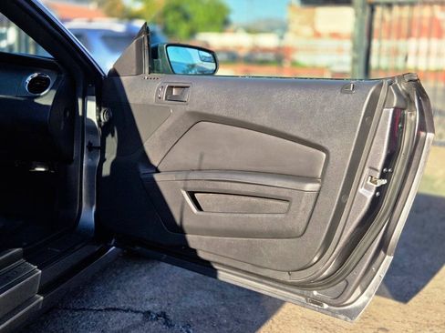 Used 2013 Ford Mustang Coupe RWD image 23