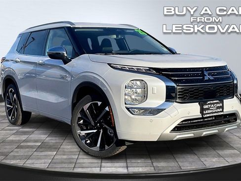 New 2025 Mitsubishi Outlander SEL image 1