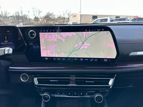 Used 2025 Chevrolet Traverse RS w/ LPO, Floor Liner Package image 10