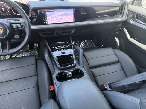Certified 2026 Porsche Cayenne S AWD/4WD image 18