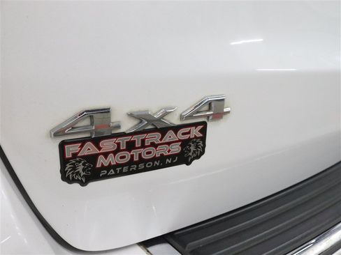 Used 2019 Jeep Grand Cherokee Summit AWD/4WD image 10