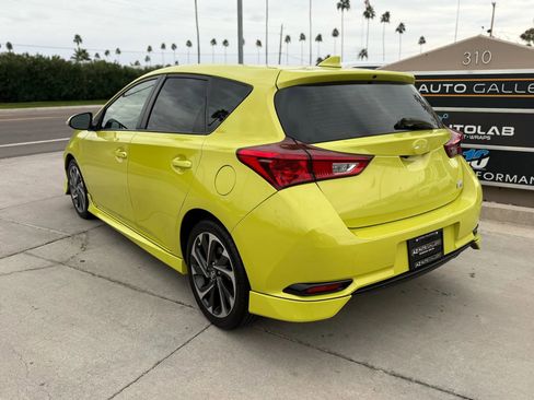 Used 2018 Toyota Corolla iM image 12