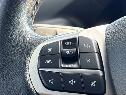 Used 2022 Ford Explorer XLT w/ Equipment Group 202A RWD image 17