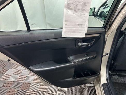 Used 2016 Toyota Camry LE image 18