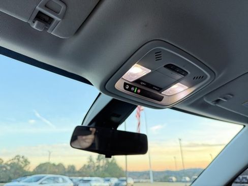 Used 2020 Chevrolet Traverse RS image 29