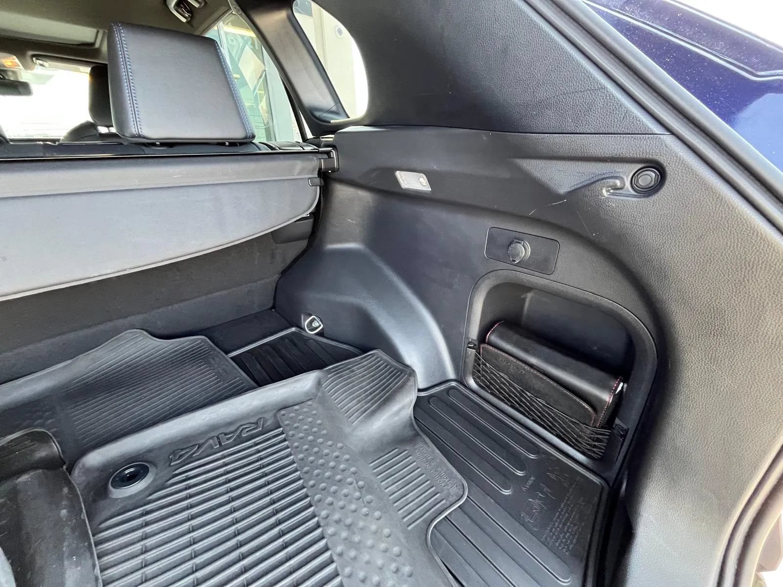 Used 2021 Toyota RAV4 XSE AWD/4WD image 9
